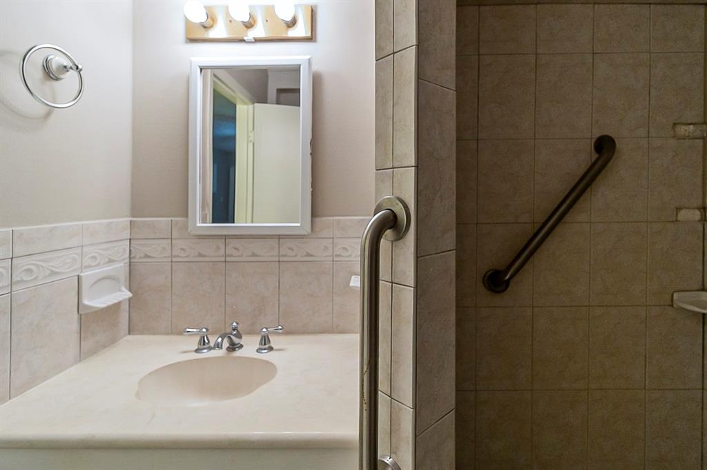 11511 1 Endicott Lane, Houston, Texas 77035, 3 Bedrooms Bedrooms, 3 Rooms Rooms,2 BathroomsBathrooms,Single-family,For Sale,Endicott,54118730