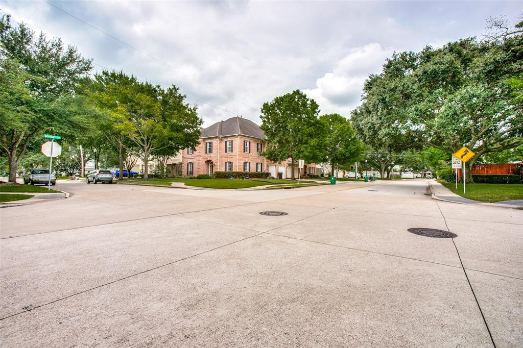 4031 1 Lanark Lane, Houston, Texas 77025, 2 Bedrooms Bedrooms, 2 Rooms Rooms,1 BathroomBathrooms,Single-family,For Sale,Lanark,6120499