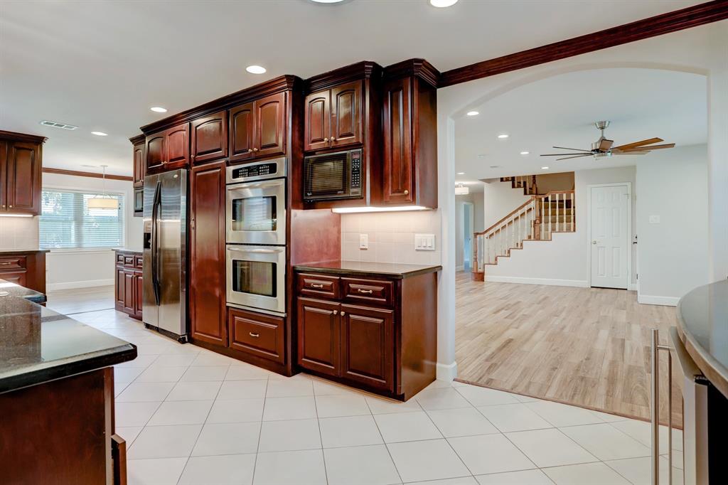 5859 2 Braesheather Drive, Houston, Texas 77096, 5 Bedrooms Bedrooms, 10 Rooms Rooms,3 BathroomsBathrooms,Single-family,For Sale,Braesheather,68164015