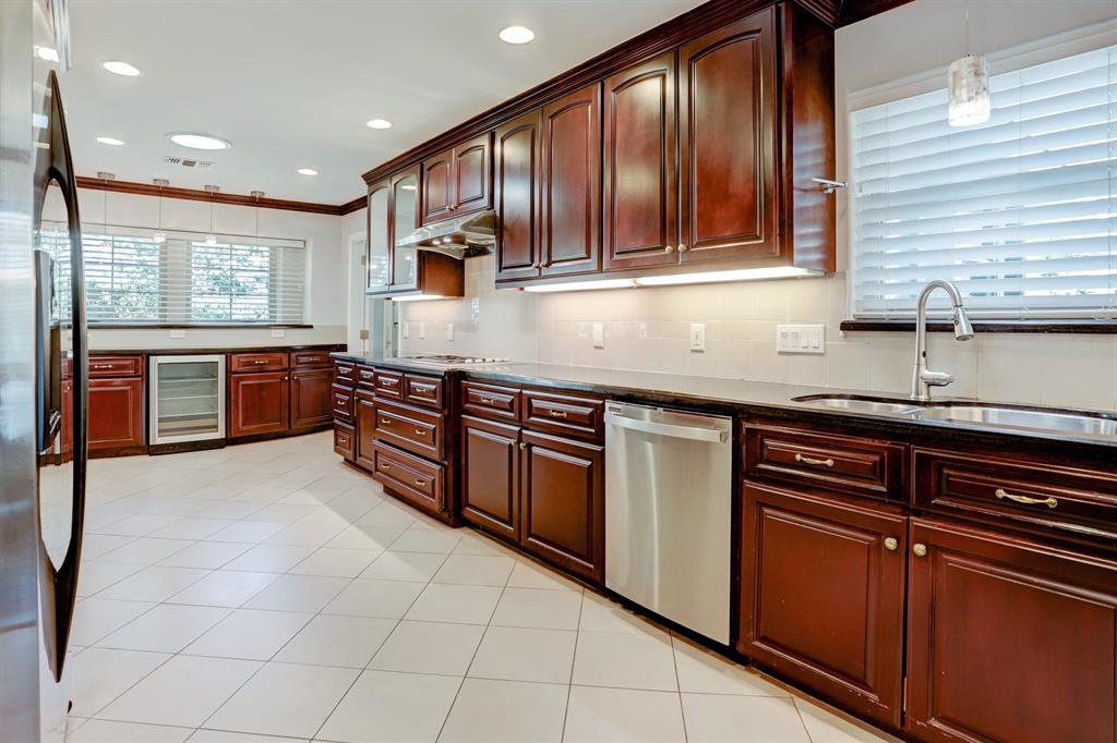 5859 2 Braesheather Drive, Houston, Texas 77096, 5 Bedrooms Bedrooms, 10 Rooms Rooms,3 BathroomsBathrooms,Single-family,For Sale,Braesheather,68164015