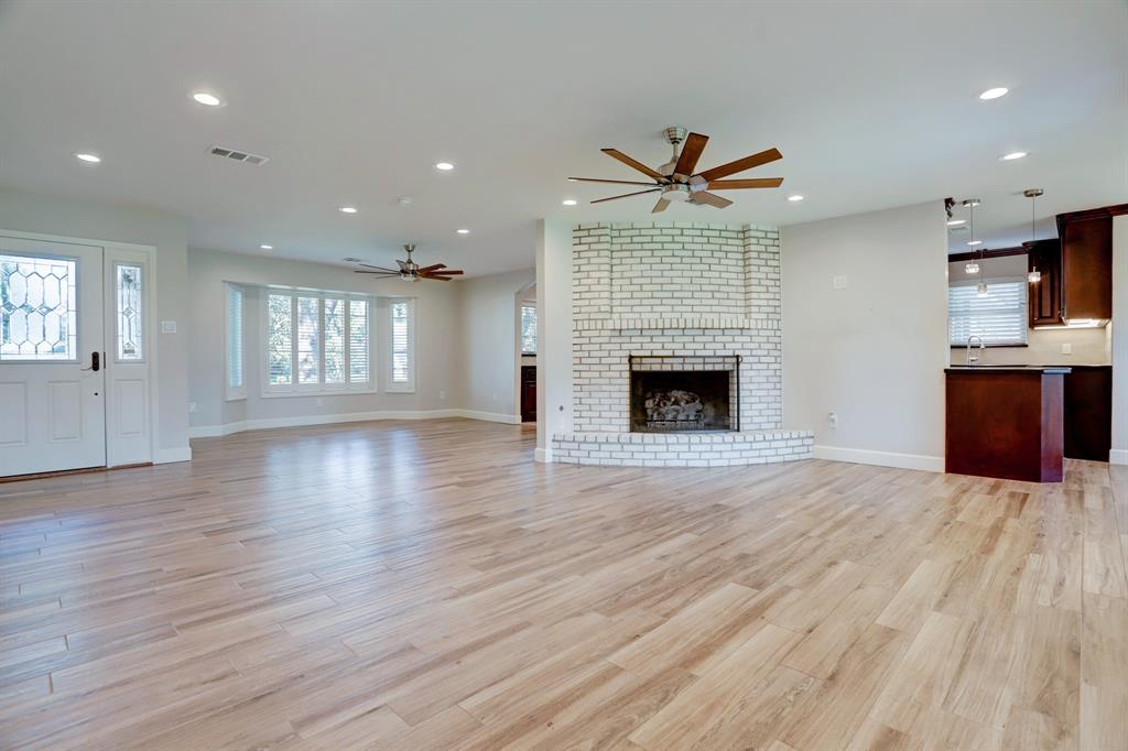 5859 2 Braesheather Drive, Houston, Texas 77096, 5 Bedrooms Bedrooms, 10 Rooms Rooms,3 BathroomsBathrooms,Single-family,For Sale,Braesheather,68164015