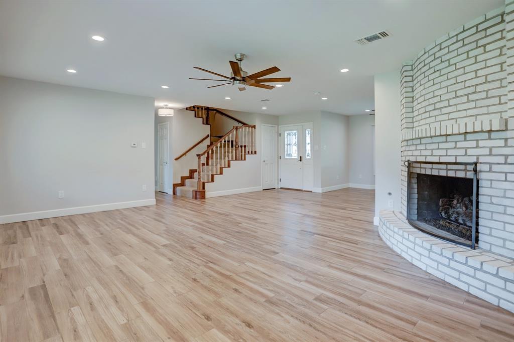 5859 2 Braesheather Drive, Houston, Texas 77096, 5 Bedrooms Bedrooms, 10 Rooms Rooms,3 BathroomsBathrooms,Single-family,For Sale,Braesheather,68164015
