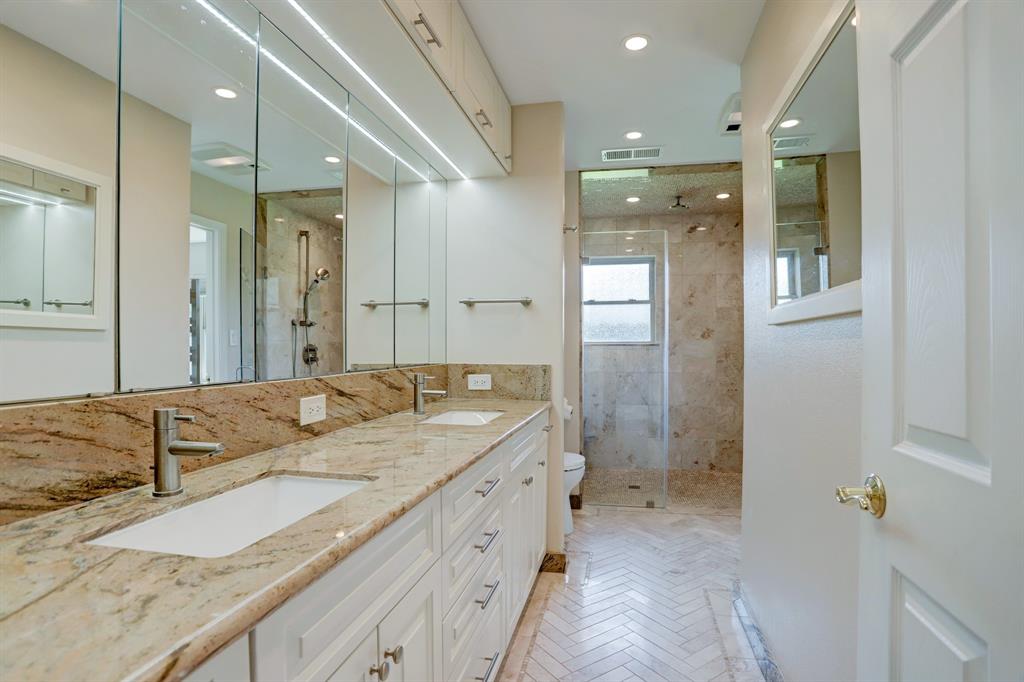 5859 2 Braesheather Drive, Houston, Texas 77096, 5 Bedrooms Bedrooms, 10 Rooms Rooms,3 BathroomsBathrooms,Single-family,For Sale,Braesheather,68164015