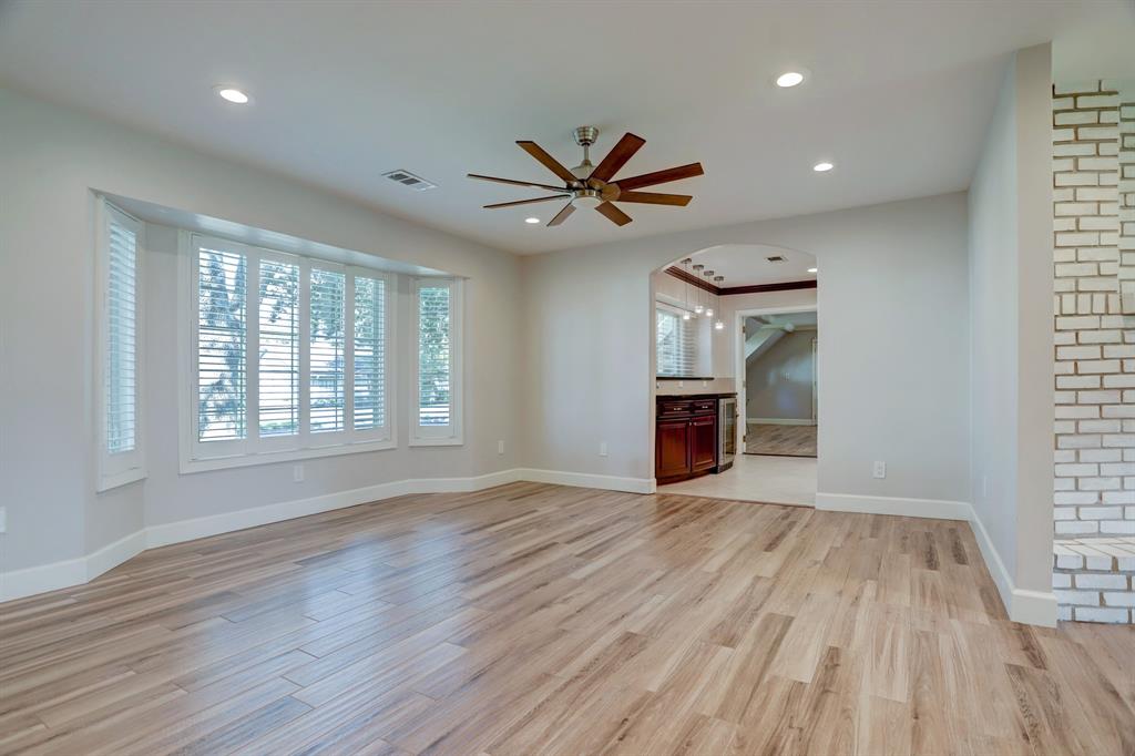 5859 2 Braesheather Drive, Houston, Texas 77096, 5 Bedrooms Bedrooms, 10 Rooms Rooms,3 BathroomsBathrooms,Single-family,For Sale,Braesheather,68164015