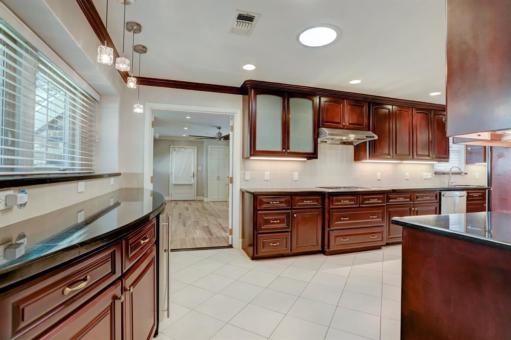 5859 2 Braesheather Drive, Houston, Texas 77096, 5 Bedrooms Bedrooms, 10 Rooms Rooms,3 BathroomsBathrooms,Single-family,For Sale,Braesheather,68164015