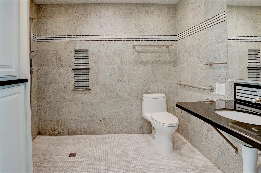 5859 2 Braesheather Drive, Houston, Texas 77096, 5 Bedrooms Bedrooms, 10 Rooms Rooms,3 BathroomsBathrooms,Single-family,For Sale,Braesheather,68164015