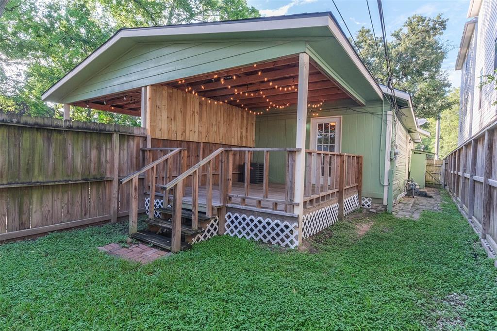 746 1 24th Street, Houston, Texas 77008, 1 Bedroom Bedrooms, ,1 BathroomBathrooms,Multi-family,For Sale,24th,48009325