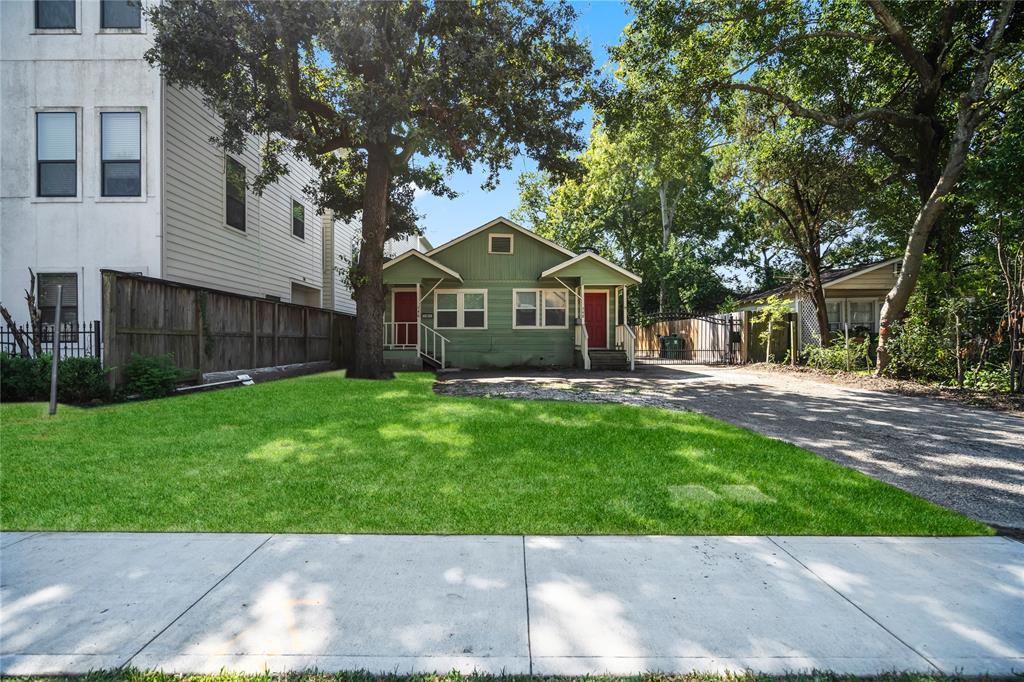 746 1 24th Street, Houston, Texas 77008, 1 Bedroom Bedrooms, ,1 BathroomBathrooms,Multi-family,For Sale,24th,48009325