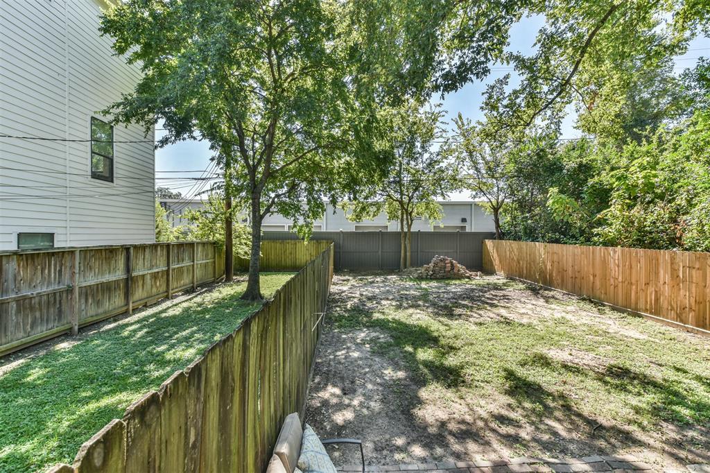 746 1 24th Street, Houston, Texas 77008, 1 Bedroom Bedrooms, ,1 BathroomBathrooms,Multi-family,For Sale,24th,48009325