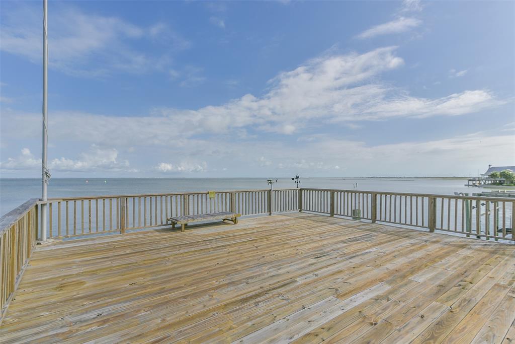 16610 2 Bayfront Drive, Galveston, Texas 77554, 3 Bedrooms Bedrooms, 6 Rooms Rooms,3 BathroomsBathrooms,Single-family,For Sale,Bayfront,44825484