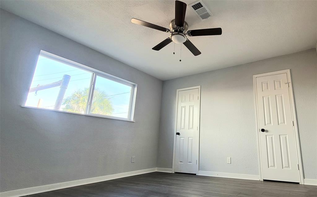 41 1 Shore Drive, Galveston, Texas 77551, 4 Bedrooms Bedrooms, 9 Rooms Rooms,2 BathroomsBathrooms,Single-family,For Sale,Shore,68677322