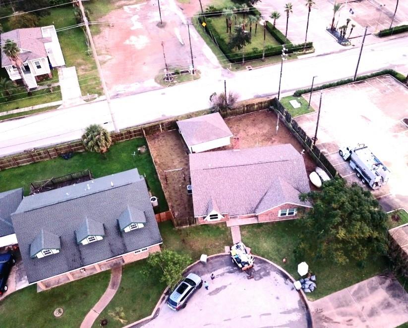41 1 Shore Drive, Galveston, Texas 77551, 4 Bedrooms Bedrooms, 9 Rooms Rooms,2 BathroomsBathrooms,Single-family,For Sale,Shore,68677322