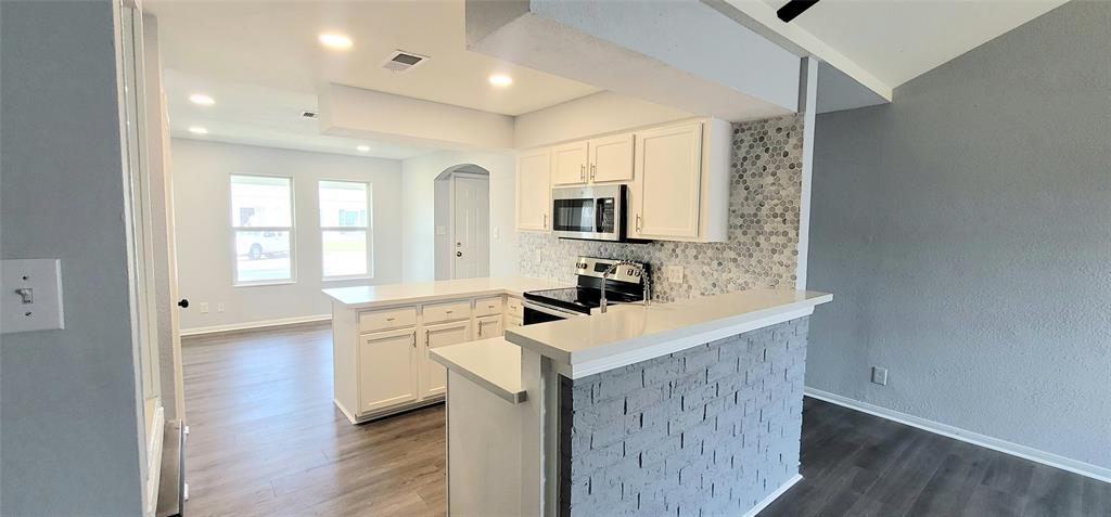 41 1 Shore Drive, Galveston, Texas 77551, 4 Bedrooms Bedrooms, 9 Rooms Rooms,2 BathroomsBathrooms,Single-family,For Sale,Shore,68677322