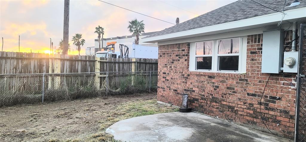 41 1 Shore Drive, Galveston, Texas 77551, 4 Bedrooms Bedrooms, 9 Rooms Rooms,2 BathroomsBathrooms,Single-family,For Sale,Shore,68677322