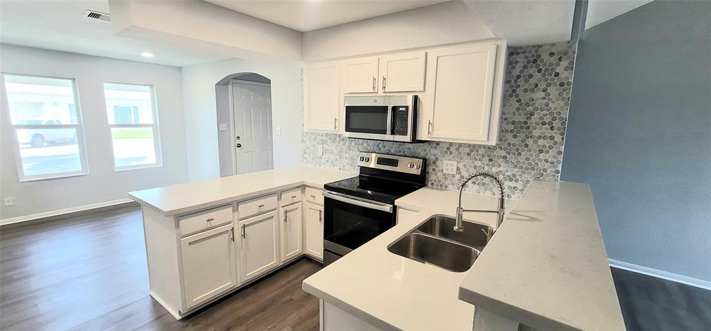 41 1 Shore Drive, Galveston, Texas 77551, 4 Bedrooms Bedrooms, 9 Rooms Rooms,2 BathroomsBathrooms,Single-family,For Sale,Shore,68677322