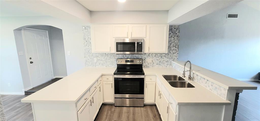 41 1 Shore Drive, Galveston, Texas 77551, 4 Bedrooms Bedrooms, 9 Rooms Rooms,2 BathroomsBathrooms,Single-family,For Sale,Shore,68677322
