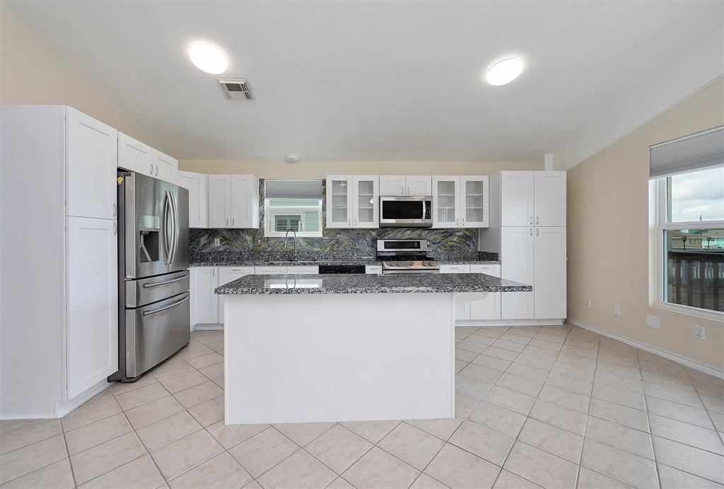 463 1 Pompano Street, Hitchcock, Texas 77563, 3 Bedrooms Bedrooms, 3 Rooms Rooms,2 BathroomsBathrooms,Single-family,For Sale,Pompano,70869257