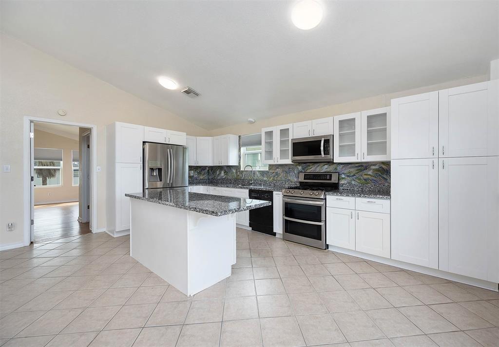 463 1 Pompano Street, Hitchcock, Texas 77563, 3 Bedrooms Bedrooms, 3 Rooms Rooms,2 BathroomsBathrooms,Single-family,For Sale,Pompano,70869257
