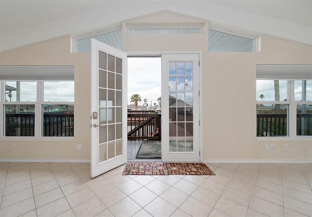 463 1 Pompano Street, Hitchcock, Texas 77563, 3 Bedrooms Bedrooms, 3 Rooms Rooms,2 BathroomsBathrooms,Single-family,For Sale,Pompano,70869257