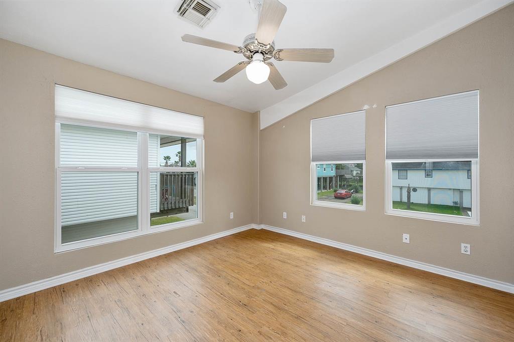 463 1 Pompano Street, Hitchcock, Texas 77563, 3 Bedrooms Bedrooms, 3 Rooms Rooms,2 BathroomsBathrooms,Single-family,For Sale,Pompano,70869257