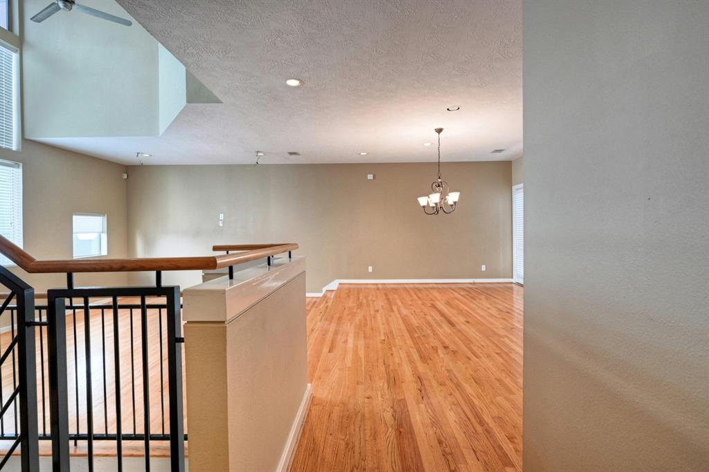 5437 3 Rose Street, Houston, Texas 77007, 2 Bedrooms Bedrooms, 6 Rooms Rooms,2 BathroomsBathrooms,Single-family,For Sale,Rose,81823003