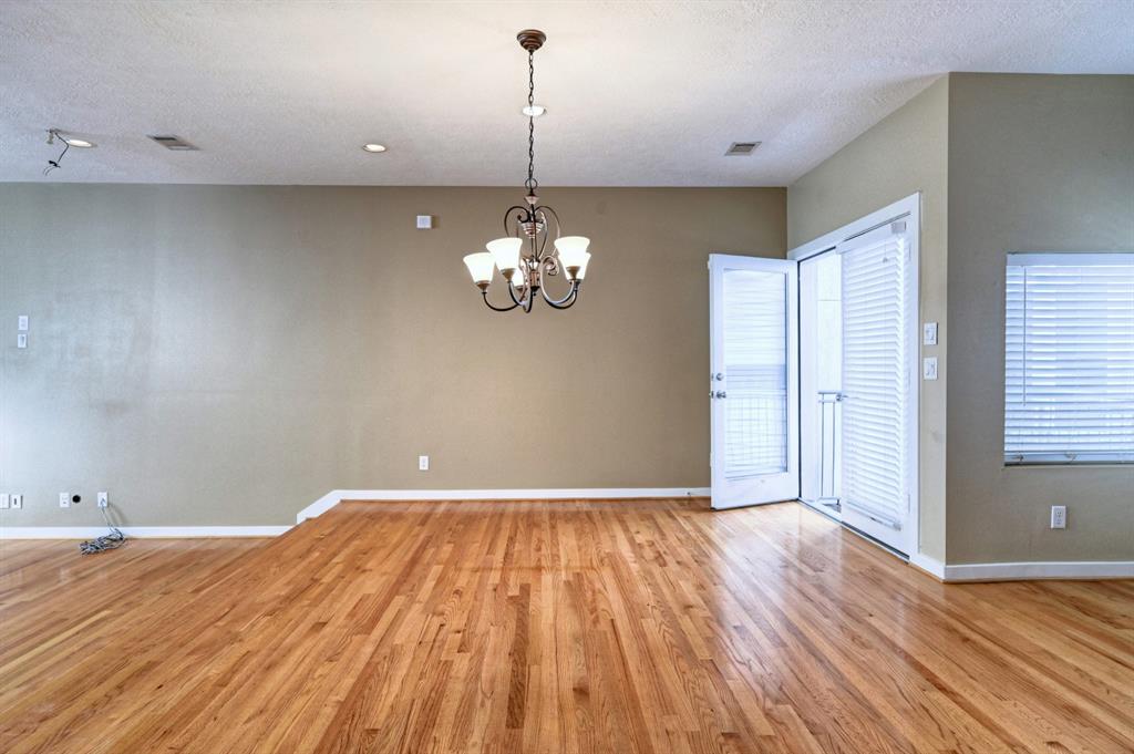 5437 3 Rose Street, Houston, Texas 77007, 2 Bedrooms Bedrooms, 6 Rooms Rooms,2 BathroomsBathrooms,Single-family,For Sale,Rose,81823003