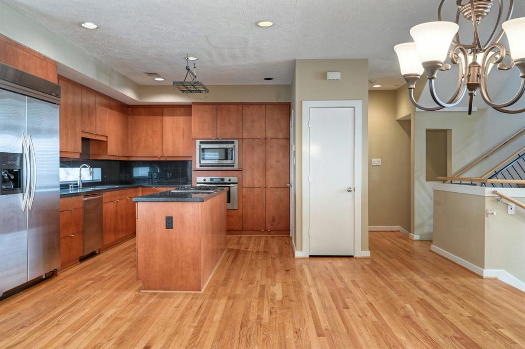 5437 3 Rose Street, Houston, Texas 77007, 2 Bedrooms Bedrooms, 6 Rooms Rooms,2 BathroomsBathrooms,Single-family,For Sale,Rose,81823003