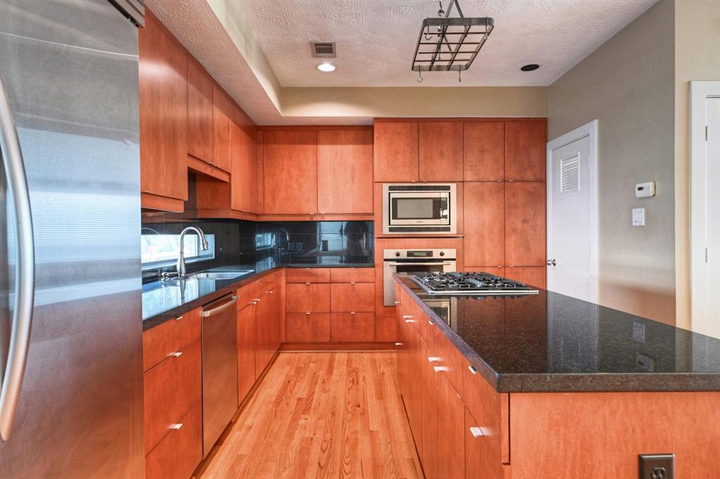 5437 3 Rose Street, Houston, Texas 77007, 2 Bedrooms Bedrooms, 6 Rooms Rooms,2 BathroomsBathrooms,Single-family,For Sale,Rose,81823003