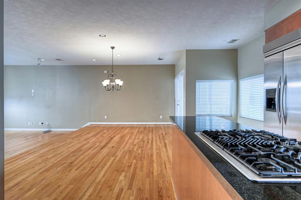 5437 3 Rose Street, Houston, Texas 77007, 2 Bedrooms Bedrooms, 6 Rooms Rooms,2 BathroomsBathrooms,Single-family,For Sale,Rose,81823003