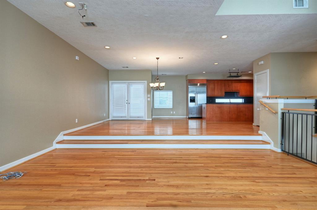 5437 3 Rose Street, Houston, Texas 77007, 2 Bedrooms Bedrooms, 6 Rooms Rooms,2 BathroomsBathrooms,Single-family,For Sale,Rose,81823003