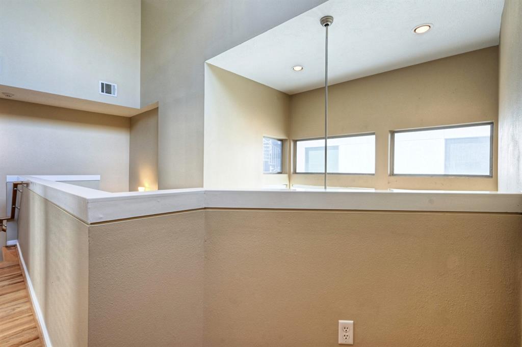 5437 3 Rose Street, Houston, Texas 77007, 2 Bedrooms Bedrooms, 6 Rooms Rooms,2 BathroomsBathrooms,Single-family,For Sale,Rose,81823003