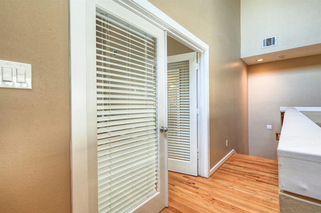 5437 3 Rose Street, Houston, Texas 77007, 2 Bedrooms Bedrooms, 6 Rooms Rooms,2 BathroomsBathrooms,Single-family,For Sale,Rose,81823003