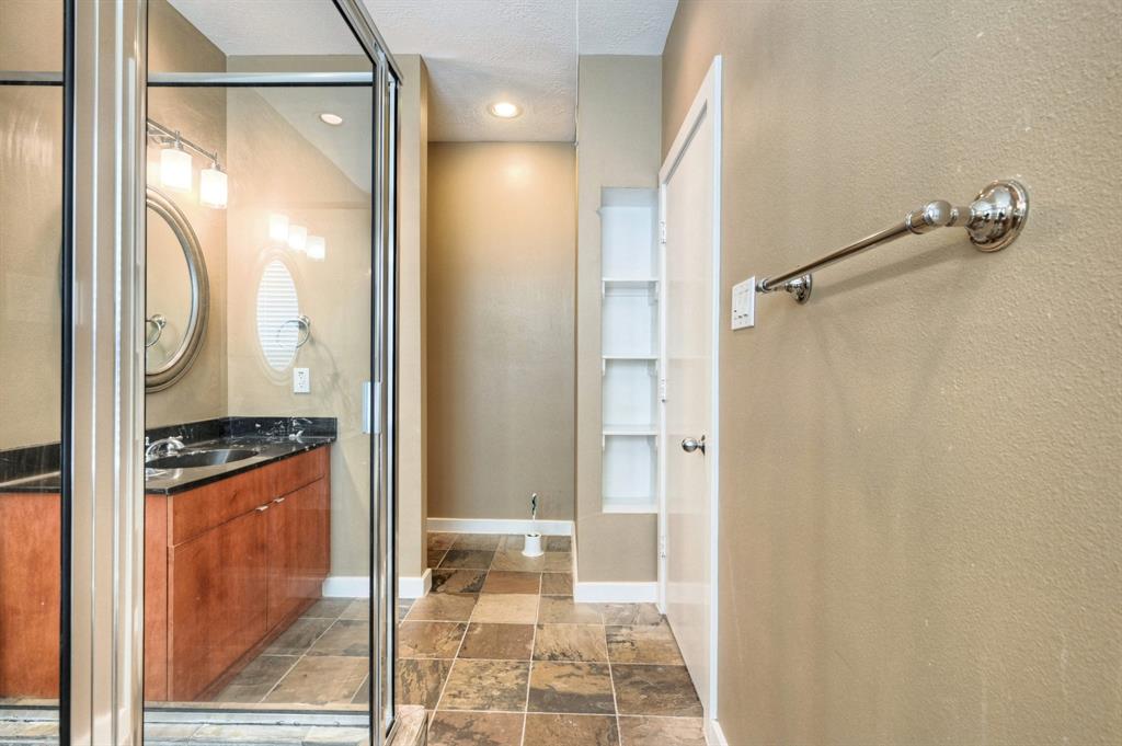 5437 3 Rose Street, Houston, Texas 77007, 2 Bedrooms Bedrooms, 6 Rooms Rooms,2 BathroomsBathrooms,Single-family,For Sale,Rose,81823003