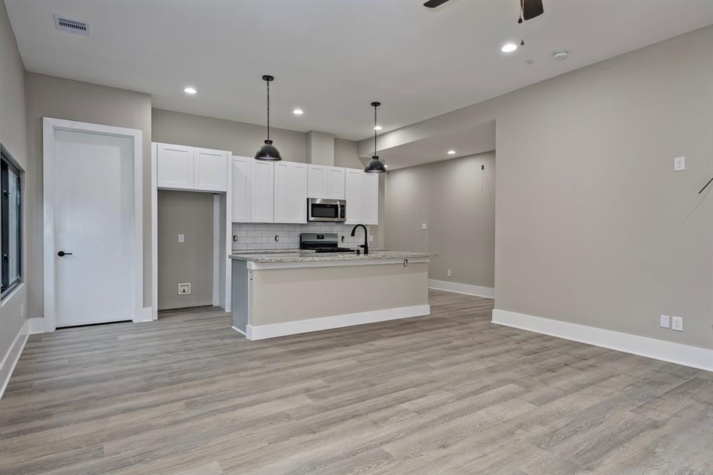 9002 2 Kelburn Drive, Houston, Texas 77016, 2 Bedrooms Bedrooms, ,2 BathroomsBathrooms,Multi-family,For Sale,Kelburn,51008335