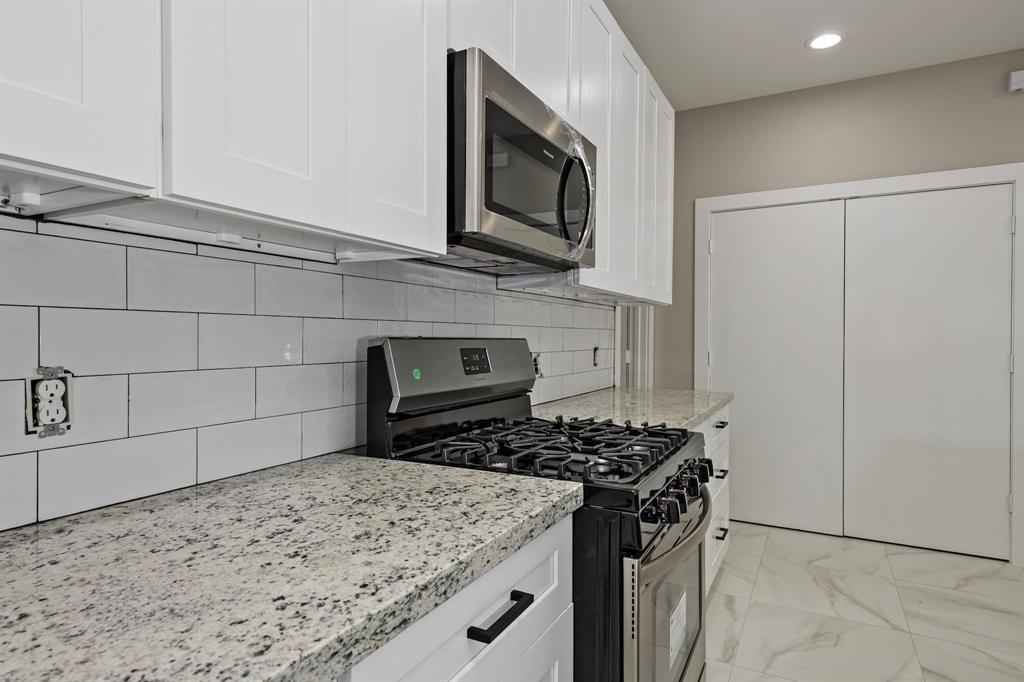 9002 2 Kelburn Drive, Houston, Texas 77016, 2 Bedrooms Bedrooms, ,2 BathroomsBathrooms,Multi-family,For Sale,Kelburn,51008335