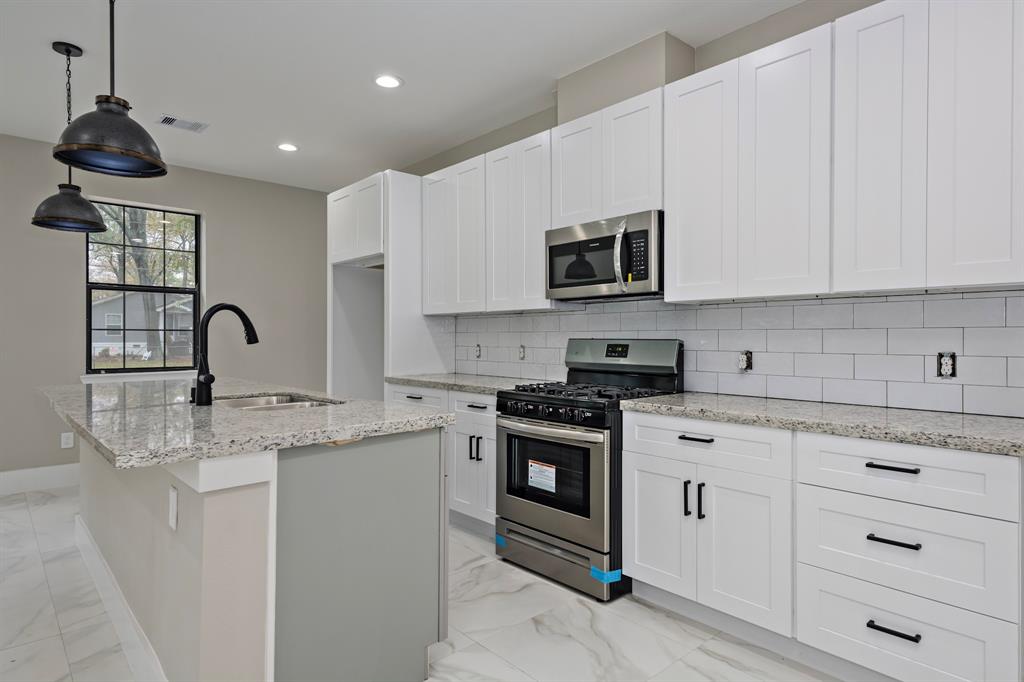 9002 2 Kelburn Drive, Houston, Texas 77016, 2 Bedrooms Bedrooms, ,2 BathroomsBathrooms,Multi-family,For Sale,Kelburn,51008335