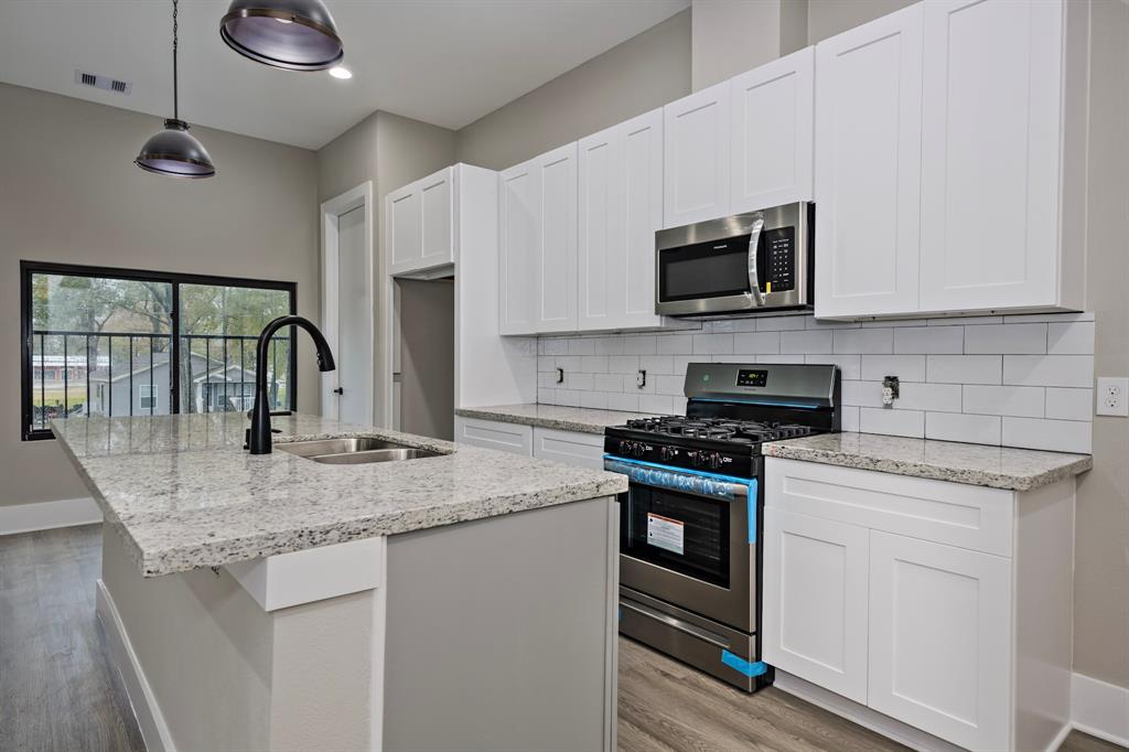 9002 2 Kelburn Drive, Houston, Texas 77016, 2 Bedrooms Bedrooms, ,2 BathroomsBathrooms,Multi-family,For Sale,Kelburn,51008335