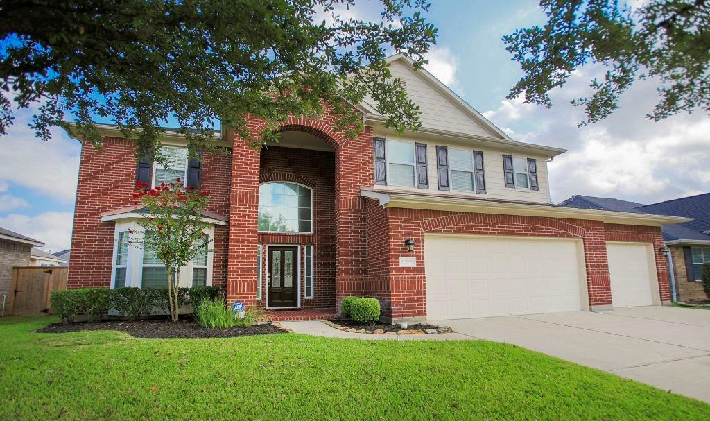 19918 2 Ogdenburg Falls Drive, Spring, Texas 77379, 5 Bedrooms Bedrooms, 10 Rooms Rooms,3 BathroomsBathrooms,Single-family,For Sale,Ogdenburg Falls,4596787