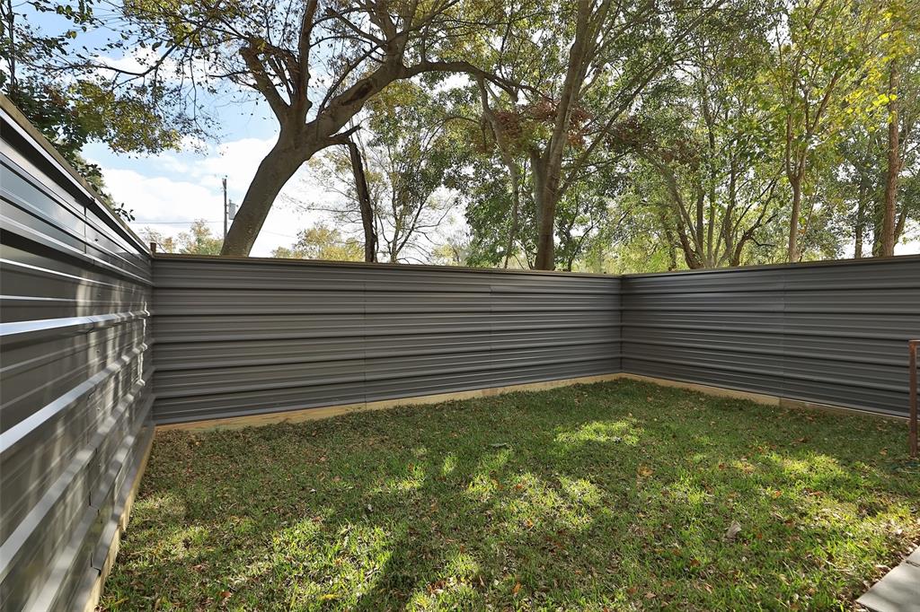 6743 2 Calhoun Road, Houston, Texas 77021, 3 Bedrooms Bedrooms, 10 Rooms Rooms,3 BathroomsBathrooms,Single-family,For Sale,Calhoun,51902795