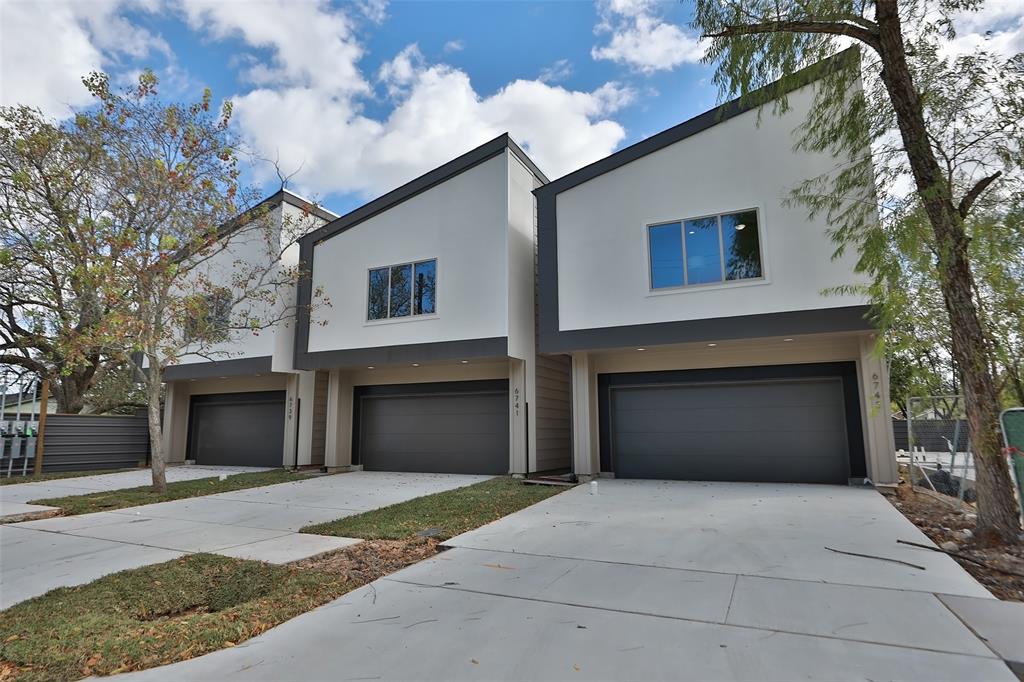 6743 2 Calhoun Road, Houston, Texas 77021, 3 Bedrooms Bedrooms, 10 Rooms Rooms,3 BathroomsBathrooms,Single-family,For Sale,Calhoun,51902795