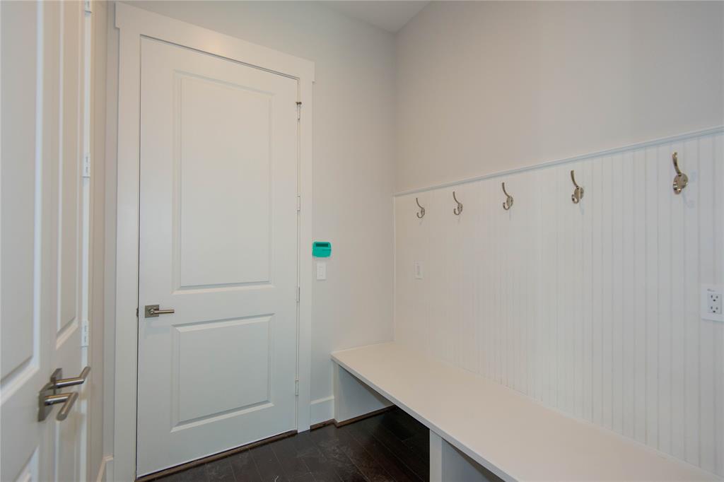 3506 2 Huntsford Drive, Houston, Texas 77008, 4 Bedrooms Bedrooms, 9 Rooms Rooms,3 BathroomsBathrooms,Single-family,For Sale,Huntsford,65041849