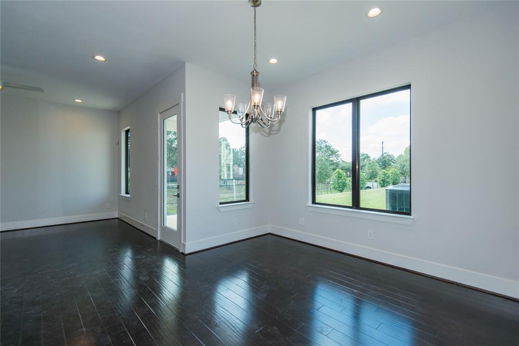 3506 2 Huntsford Drive, Houston, Texas 77008, 4 Bedrooms Bedrooms, 9 Rooms Rooms,3 BathroomsBathrooms,Single-family,For Sale,Huntsford,65041849