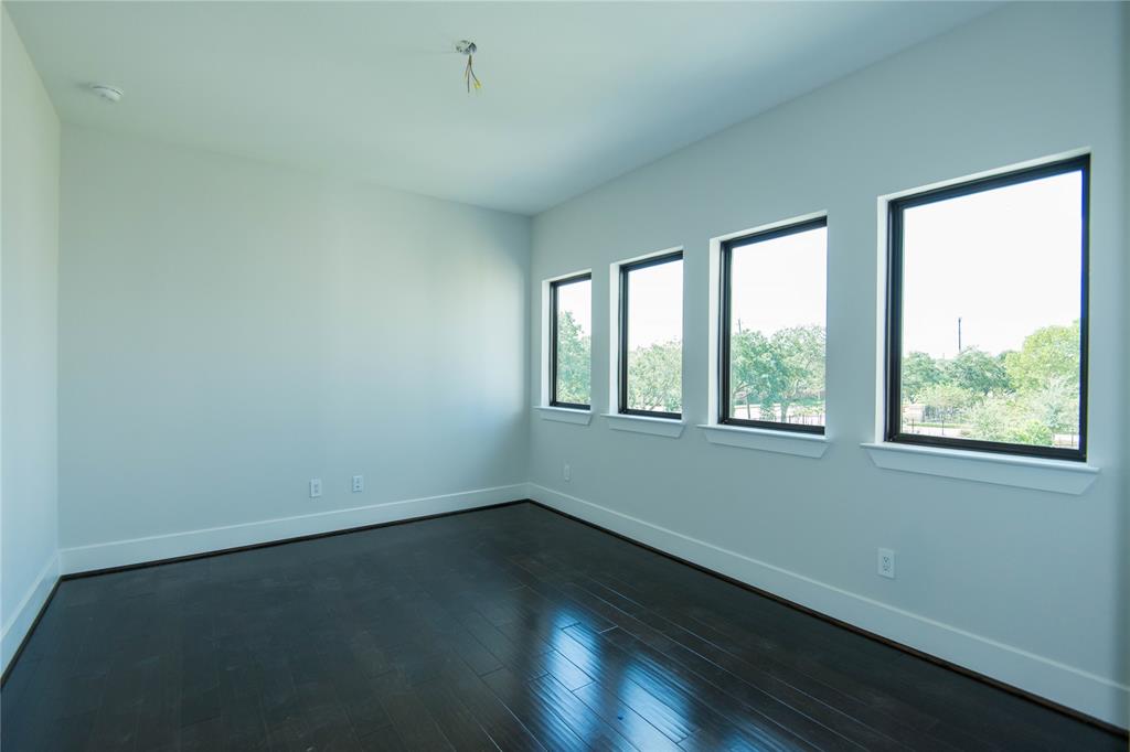 3506 2 Huntsford Drive, Houston, Texas 77008, 4 Bedrooms Bedrooms, 9 Rooms Rooms,3 BathroomsBathrooms,Single-family,For Sale,Huntsford,65041849
