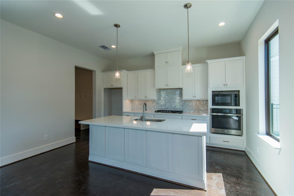 3506 2 Huntsford Drive, Houston, Texas 77008, 4 Bedrooms Bedrooms, 9 Rooms Rooms,3 BathroomsBathrooms,Single-family,For Sale,Huntsford,65041849