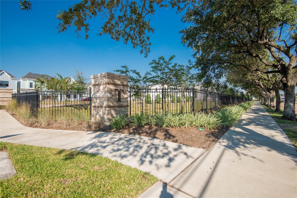 3506 2 Huntsford Drive, Houston, Texas 77008, 4 Bedrooms Bedrooms, 9 Rooms Rooms,3 BathroomsBathrooms,Single-family,For Sale,Huntsford,65041849