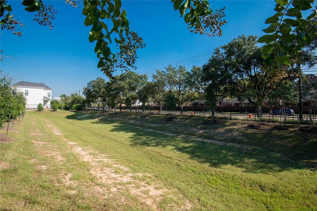 3506 2 Huntsford Drive, Houston, Texas 77008, 4 Bedrooms Bedrooms, 9 Rooms Rooms,3 BathroomsBathrooms,Single-family,For Sale,Huntsford,65041849