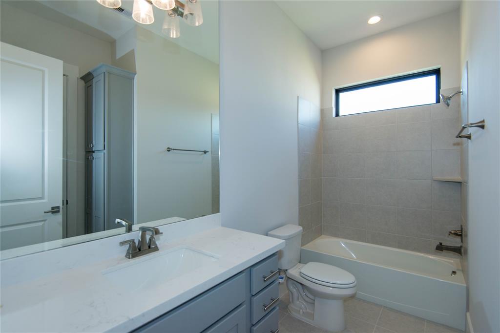 3506 2 Huntsford Drive, Houston, Texas 77008, 4 Bedrooms Bedrooms, 9 Rooms Rooms,3 BathroomsBathrooms,Single-family,For Sale,Huntsford,65041849