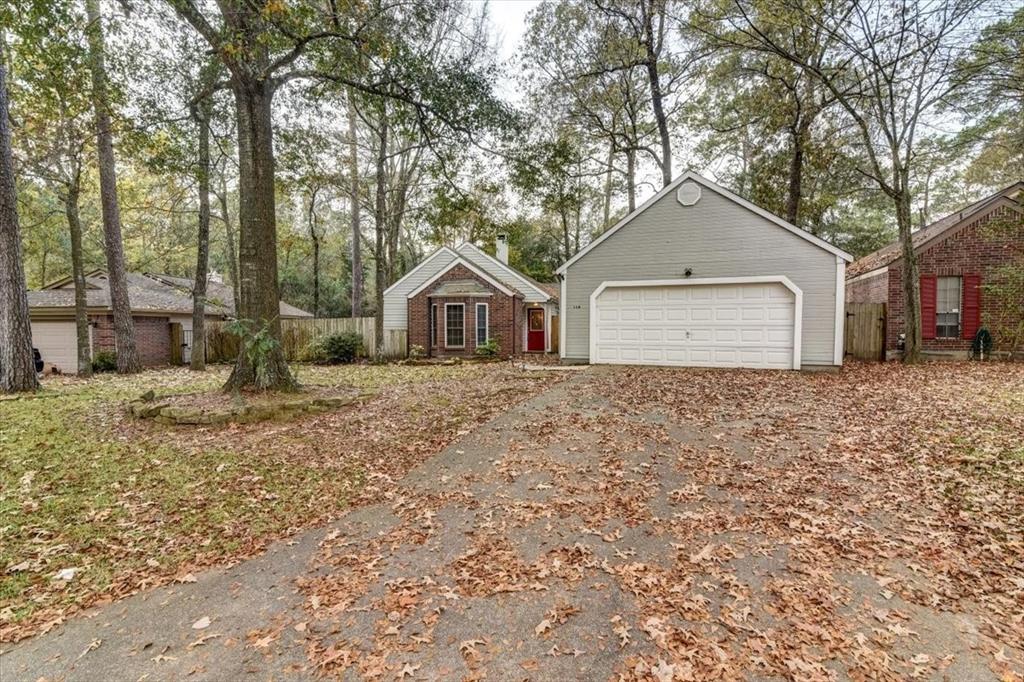 116 1 High Oaks Circle, The Woodlands, Texas 77380, 3 Bedrooms Bedrooms, 6 Rooms Rooms,2 BathroomsBathrooms,Single-family,For Sale,High Oaks,77727406