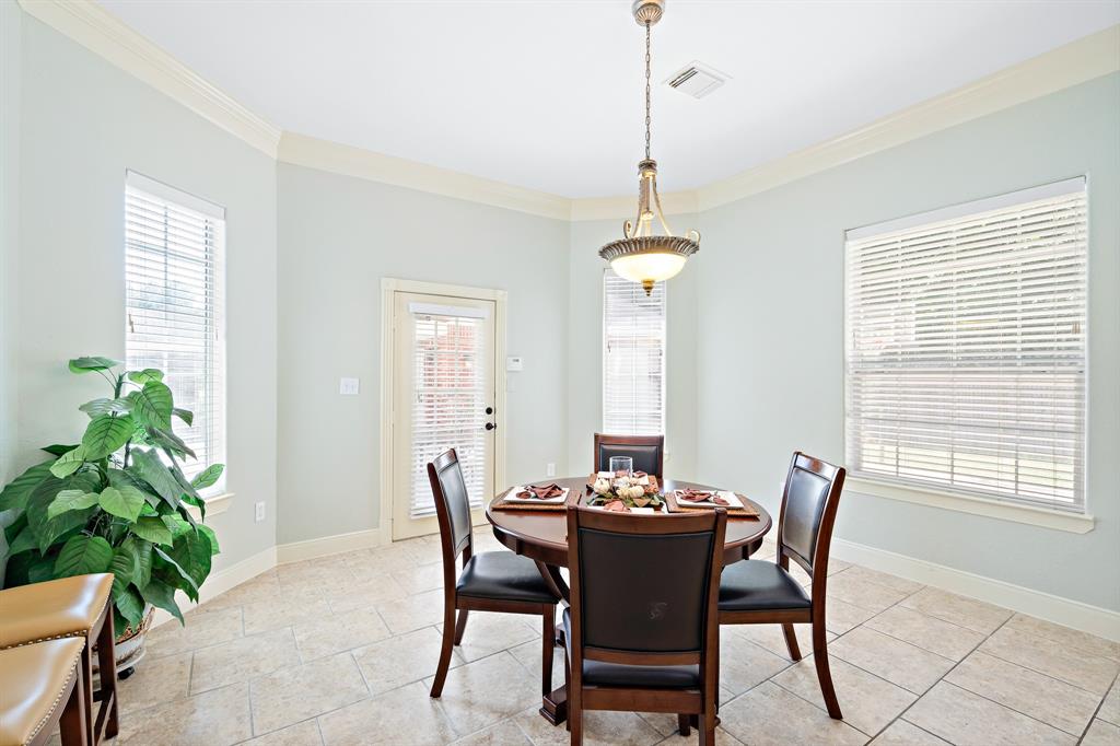 824 2 Magnolia Boulevard, New Caney, Texas 77357, 5 Bedrooms Bedrooms, 13 Rooms Rooms,3 BathroomsBathrooms,Single-family,For Sale,Magnolia,78848721