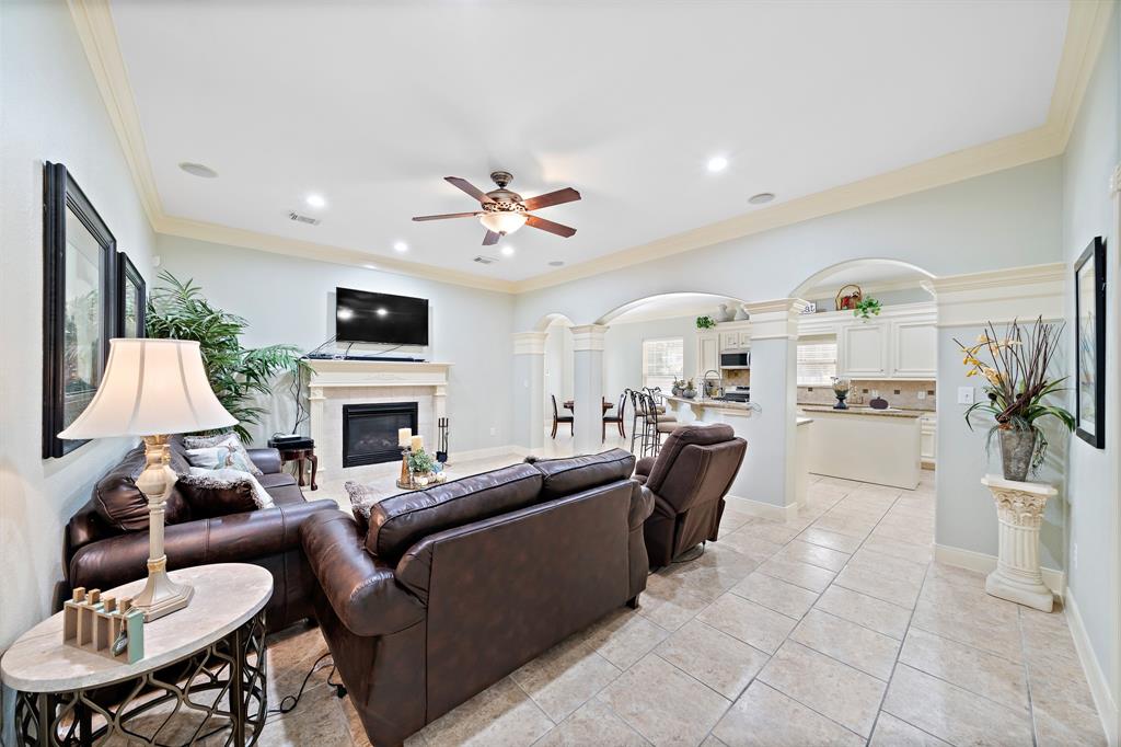 824 2 Magnolia Boulevard, New Caney, Texas 77357, 5 Bedrooms Bedrooms, 13 Rooms Rooms,3 BathroomsBathrooms,Single-family,For Sale,Magnolia,78848721